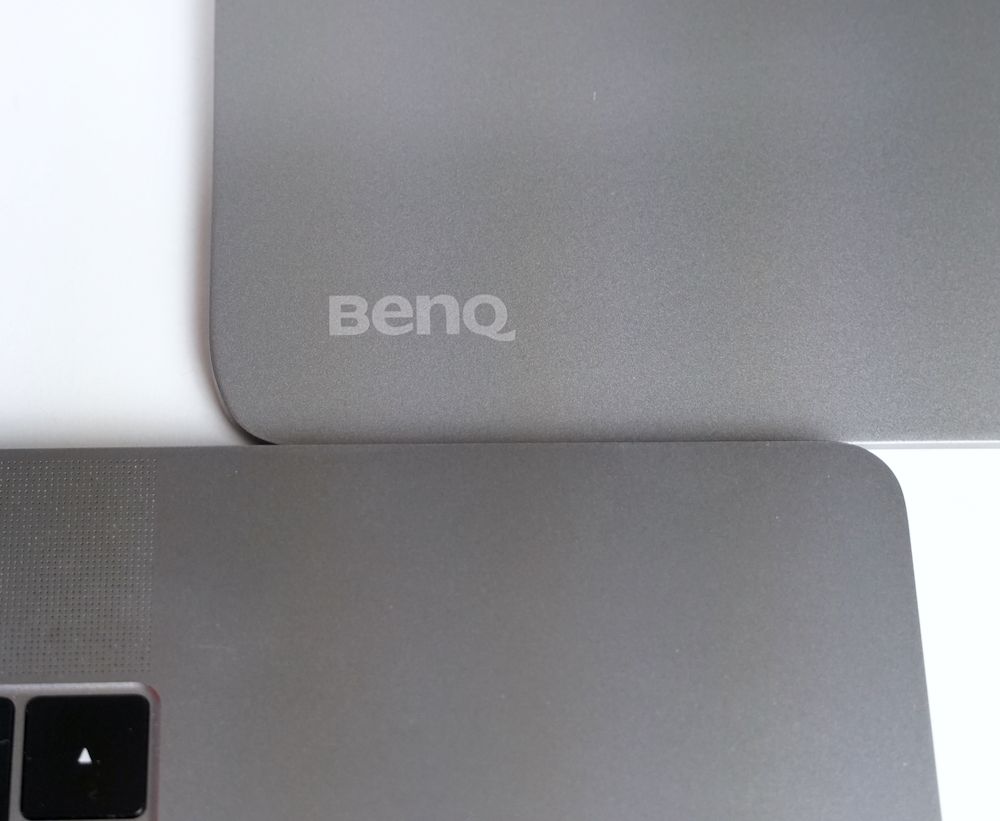 BenQ PD3220U und MacBook Pro Farbe