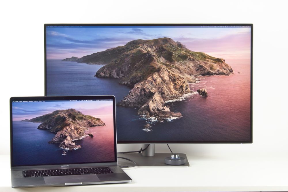 Benq PD3220U mit MacBook Pro und USB-C verbunden